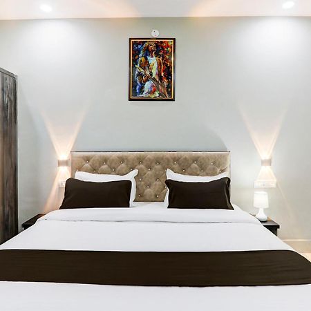 Super Townhouse Gls International Hotel Лакнау Екстериор снимка