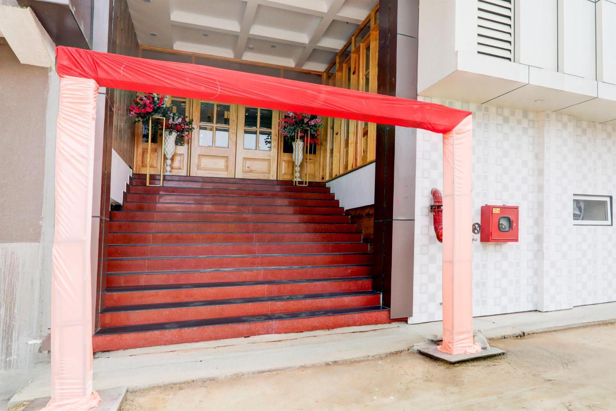 Super Townhouse Gls International Hotel Лакнау Екстериор снимка